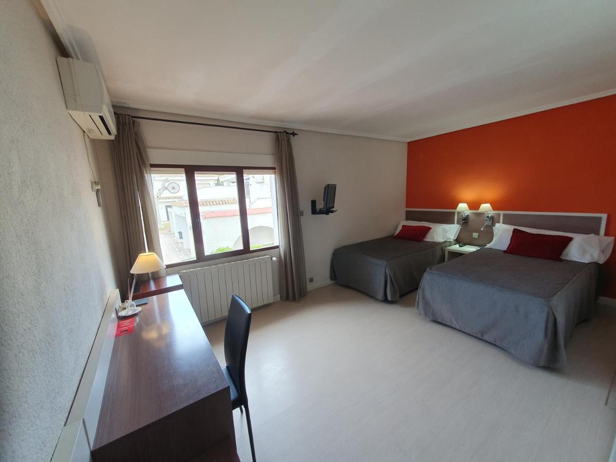 Hotel La Carreta Chiva Eksteriør bilde